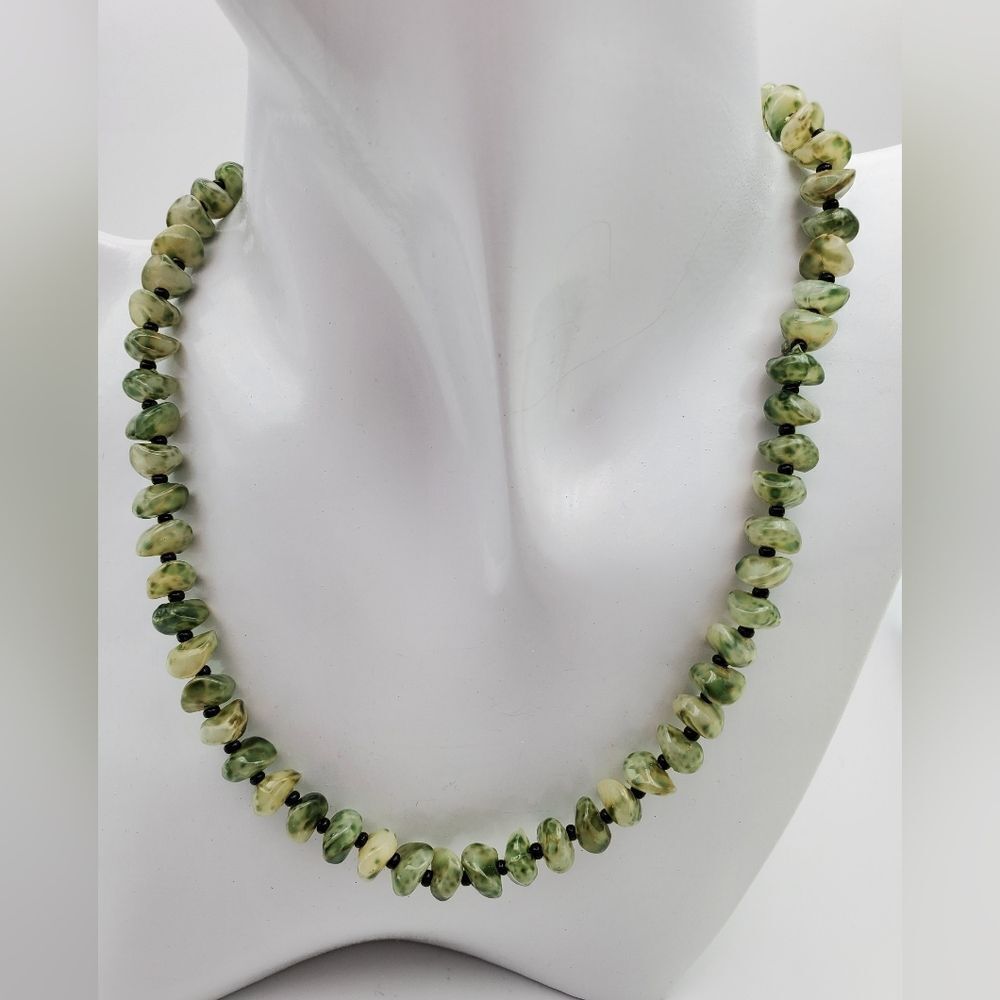 Green chunk caveman faux stone necklace‎ N0530